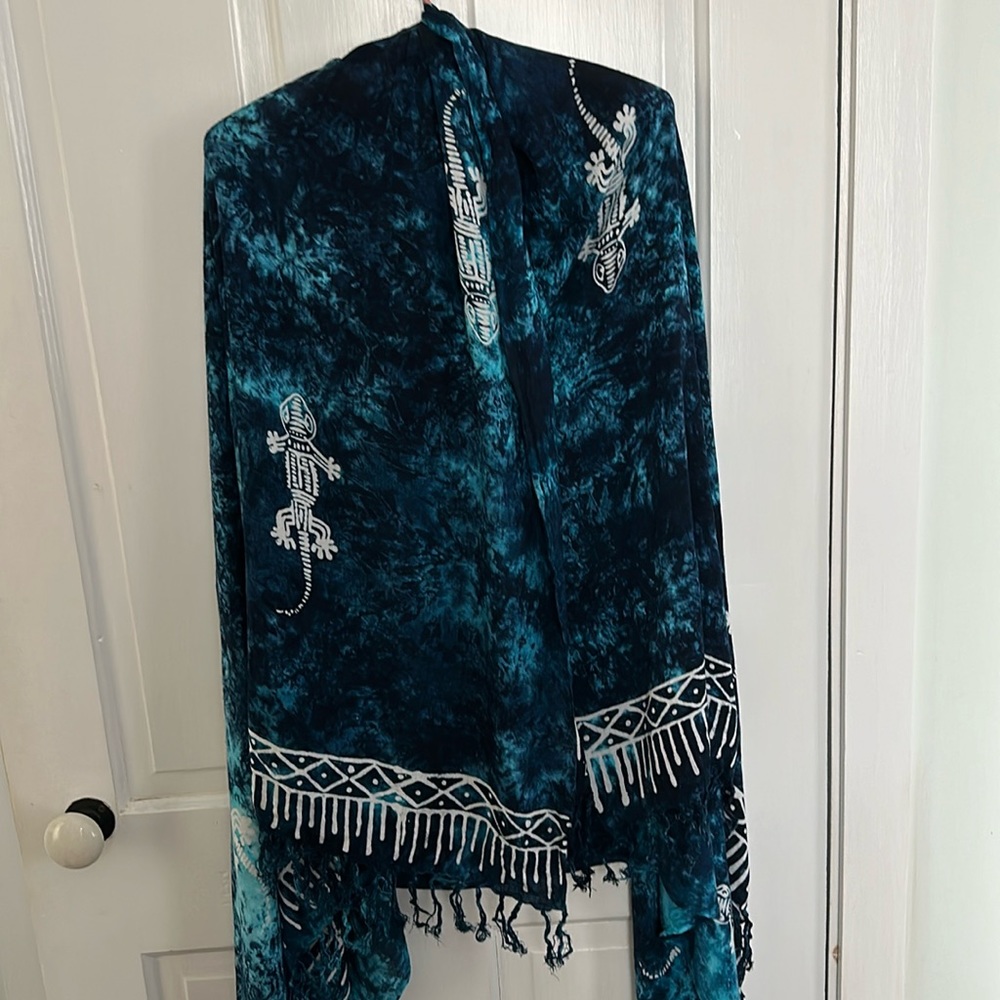 Blue tie-dyed sarong